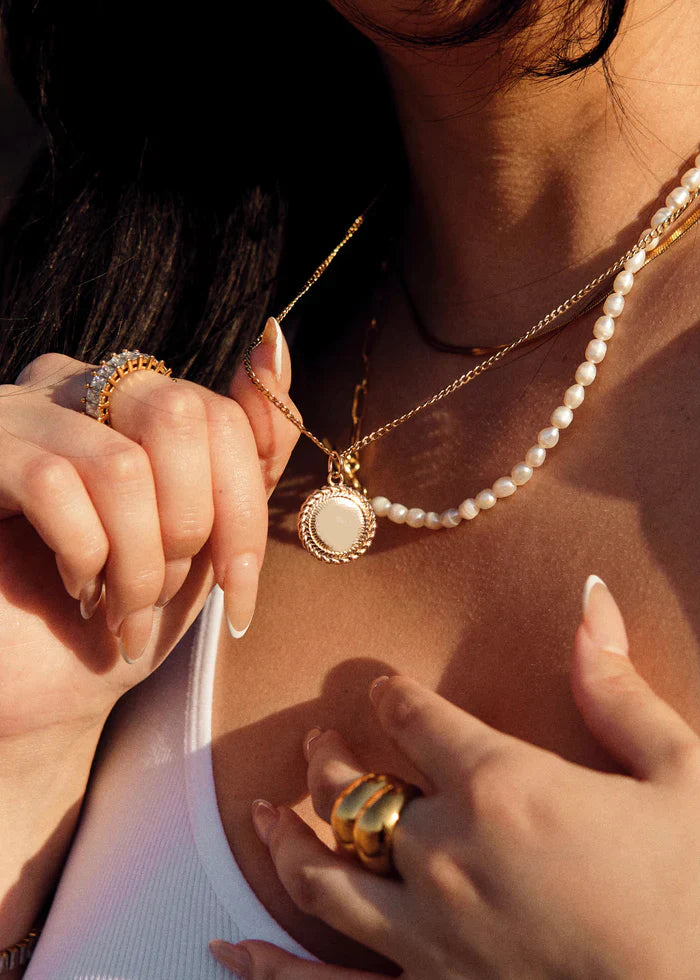 YOUR GUIDE TO PEARL JEWELRY