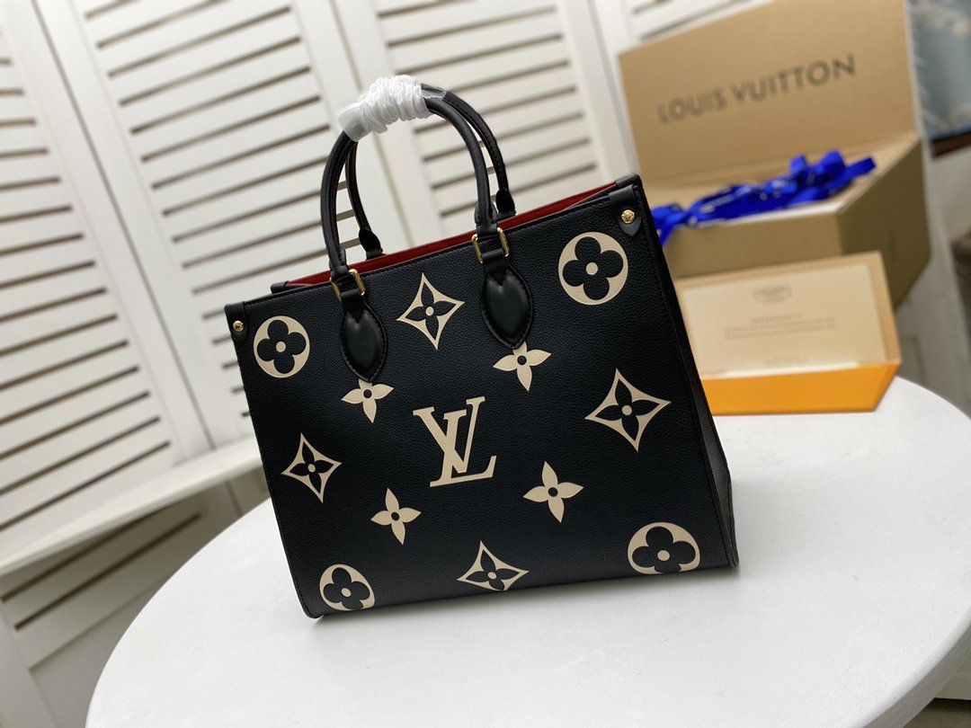 Lucky☘️✨medium fashion handbag