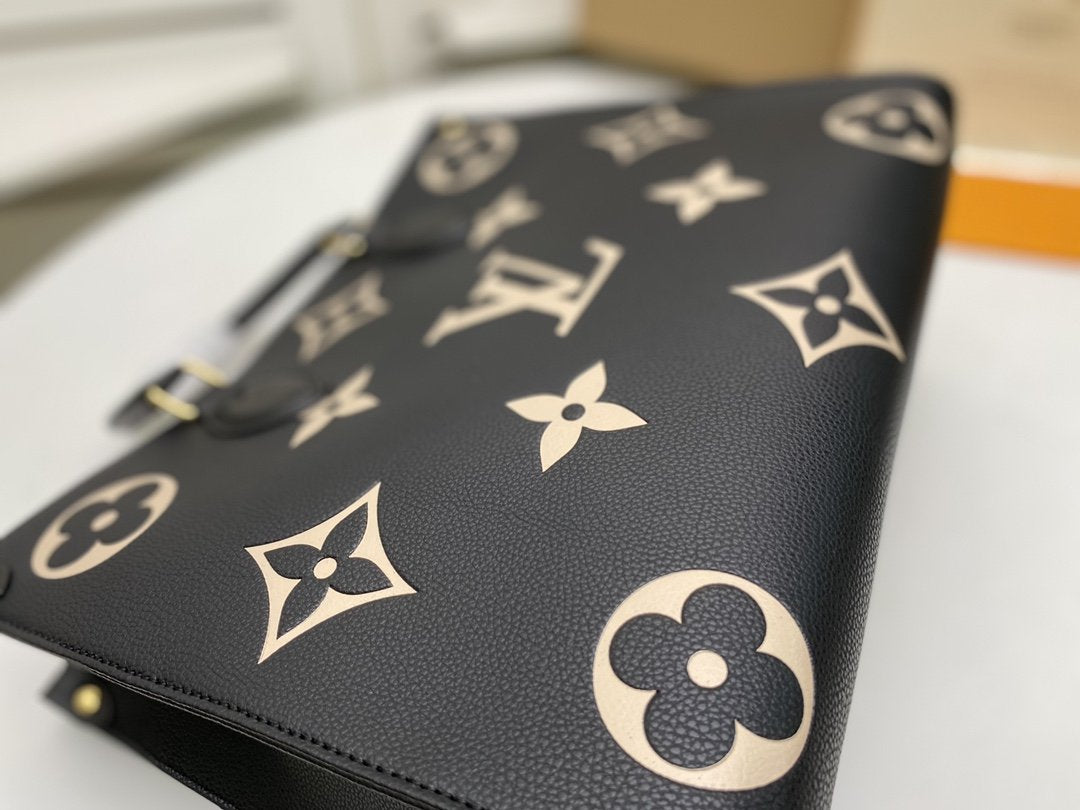 Lucky☘️✨medium fashion handbag