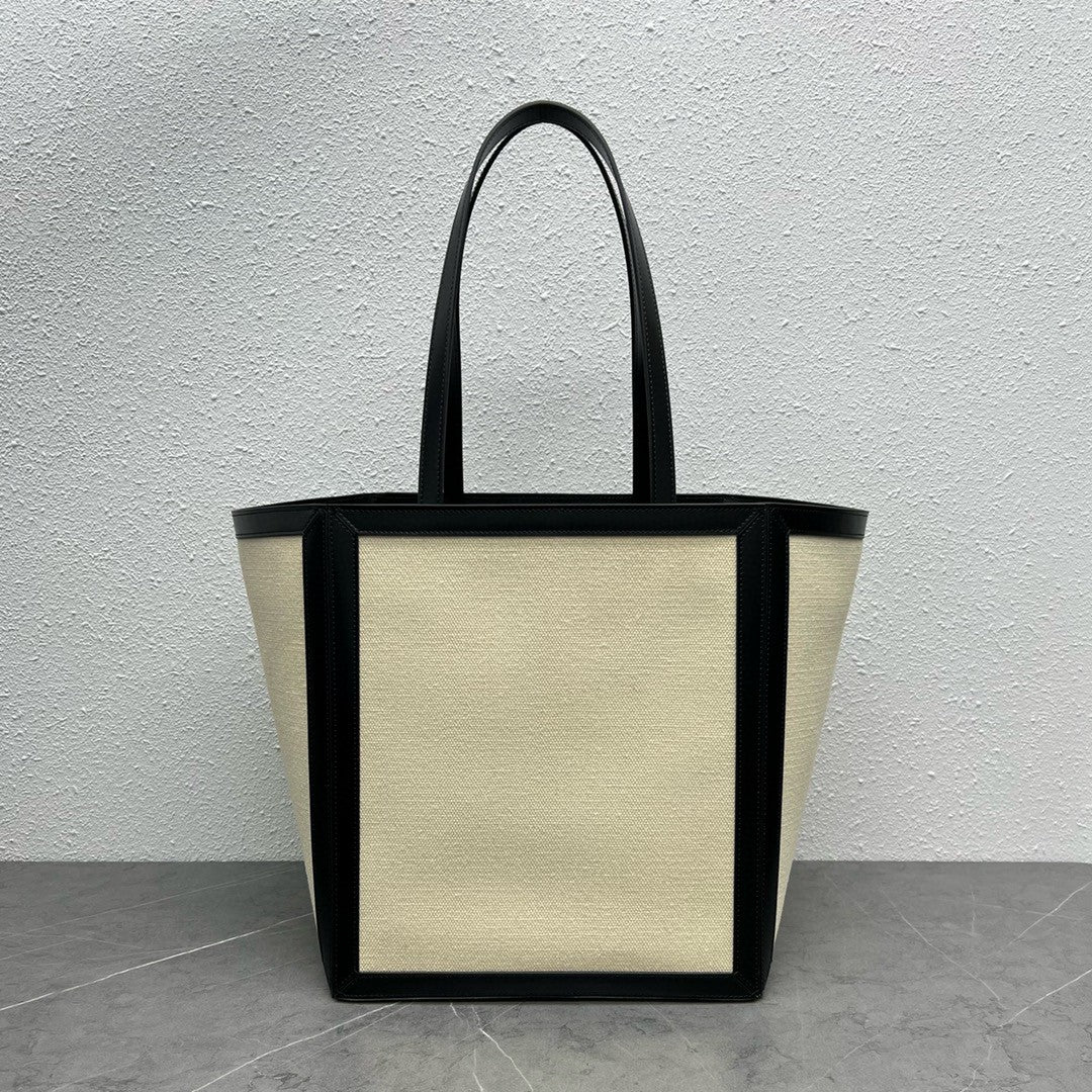 Hand-designed minimalist linen bag