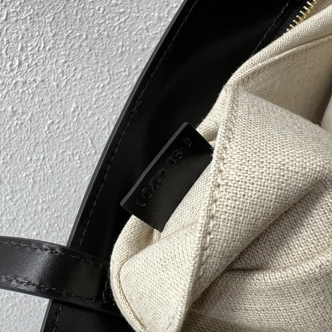 Hand-designed minimalist linen bag