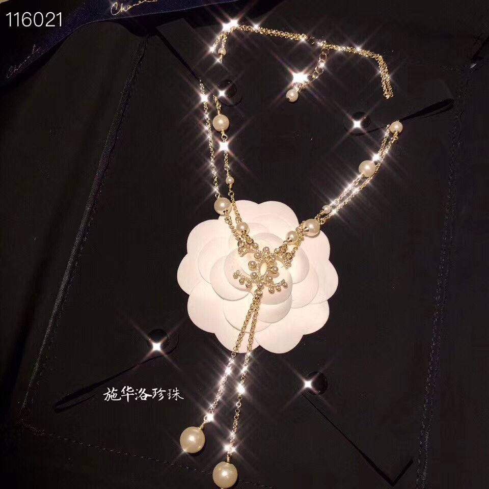 Fashion CC Pearl Letter Necklace