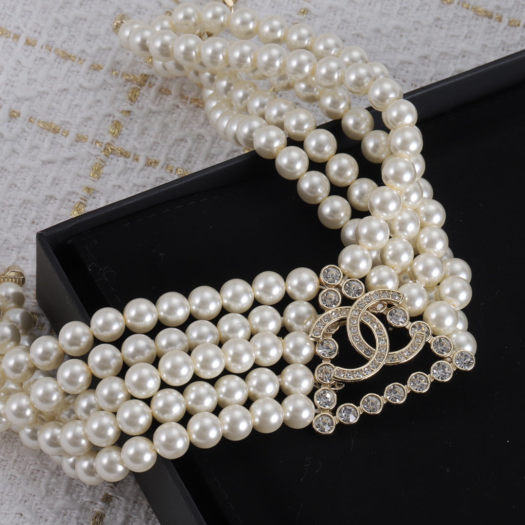 Fashion CC triangle pearl necklace