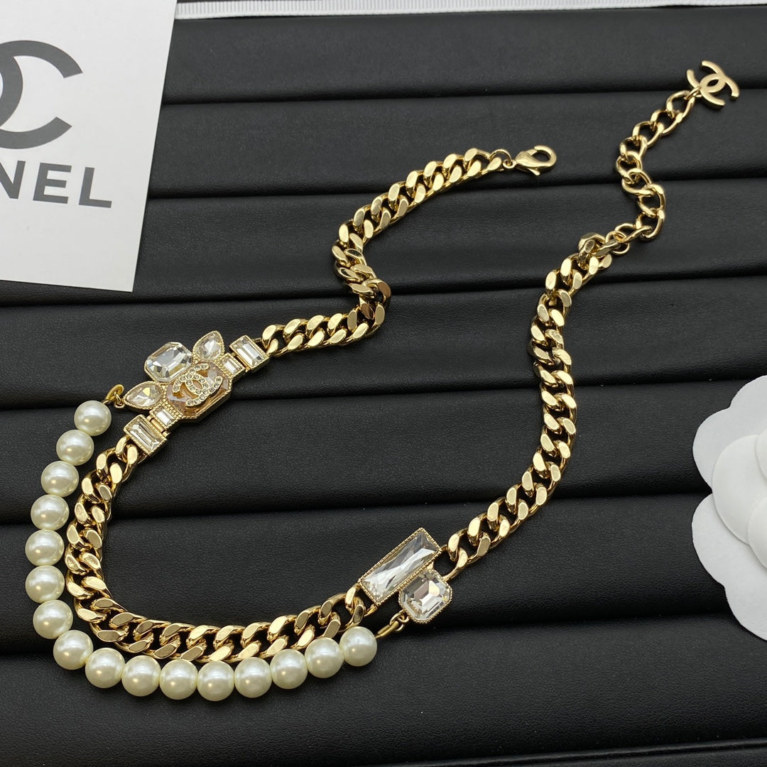 Fashion CC rhinestone pearl necklace