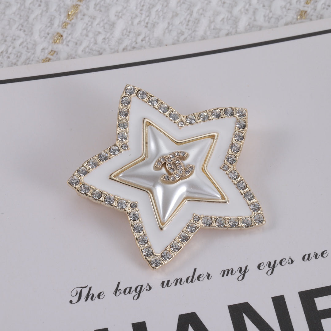 Fashion CC five-pointed star brooch