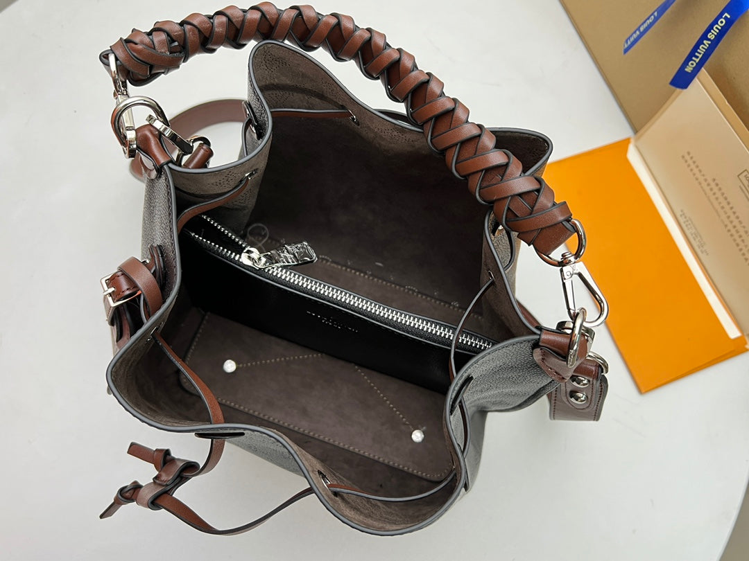 October new hollow out design cowhide bag