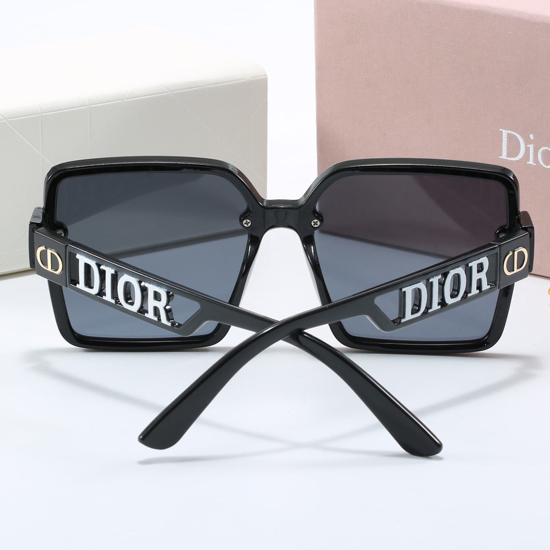 4-color fashionable CD letter sunglasses