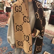 G The latest all-in-one scarf