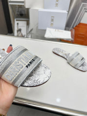 D new arrival women slippers