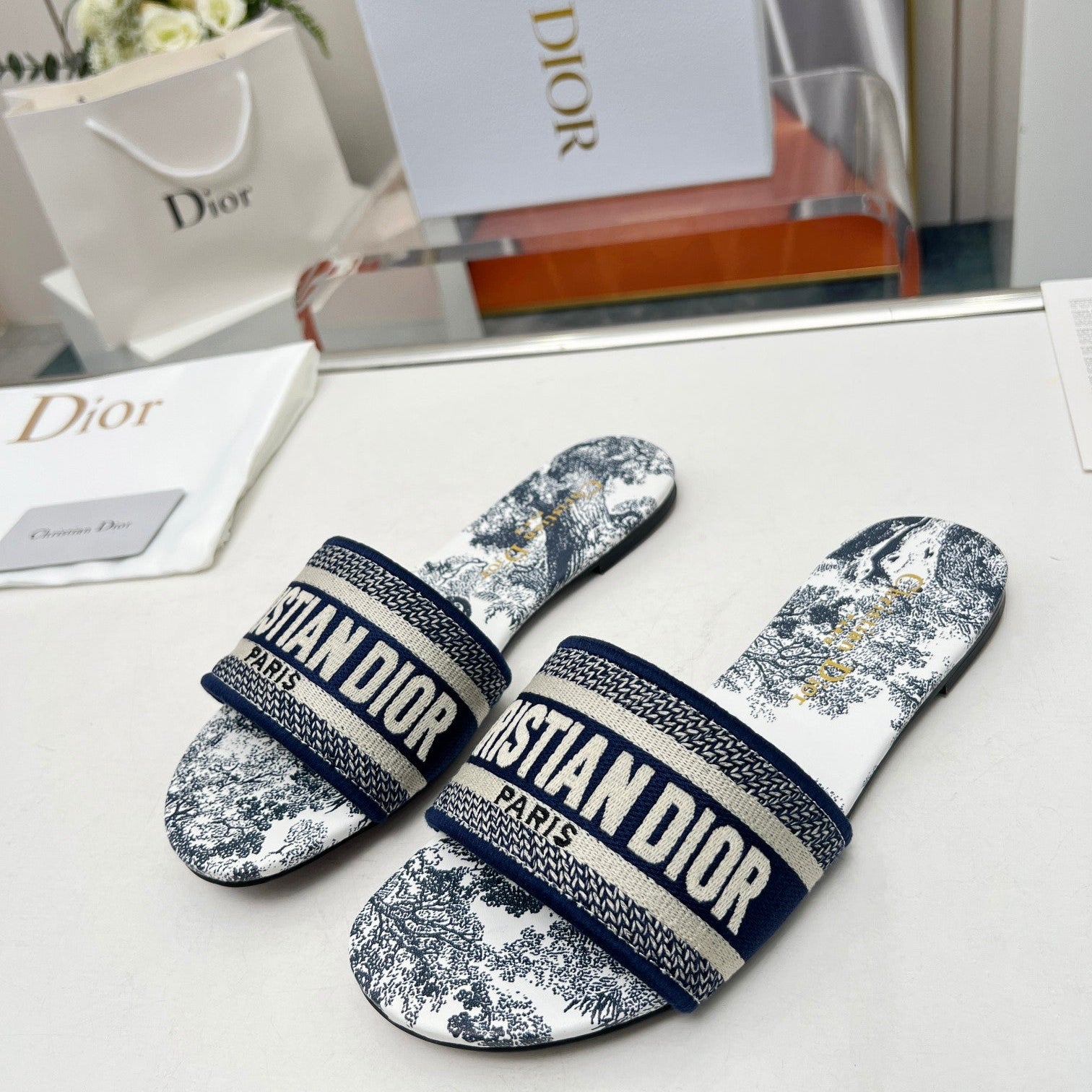 D new arrival women slippers 02