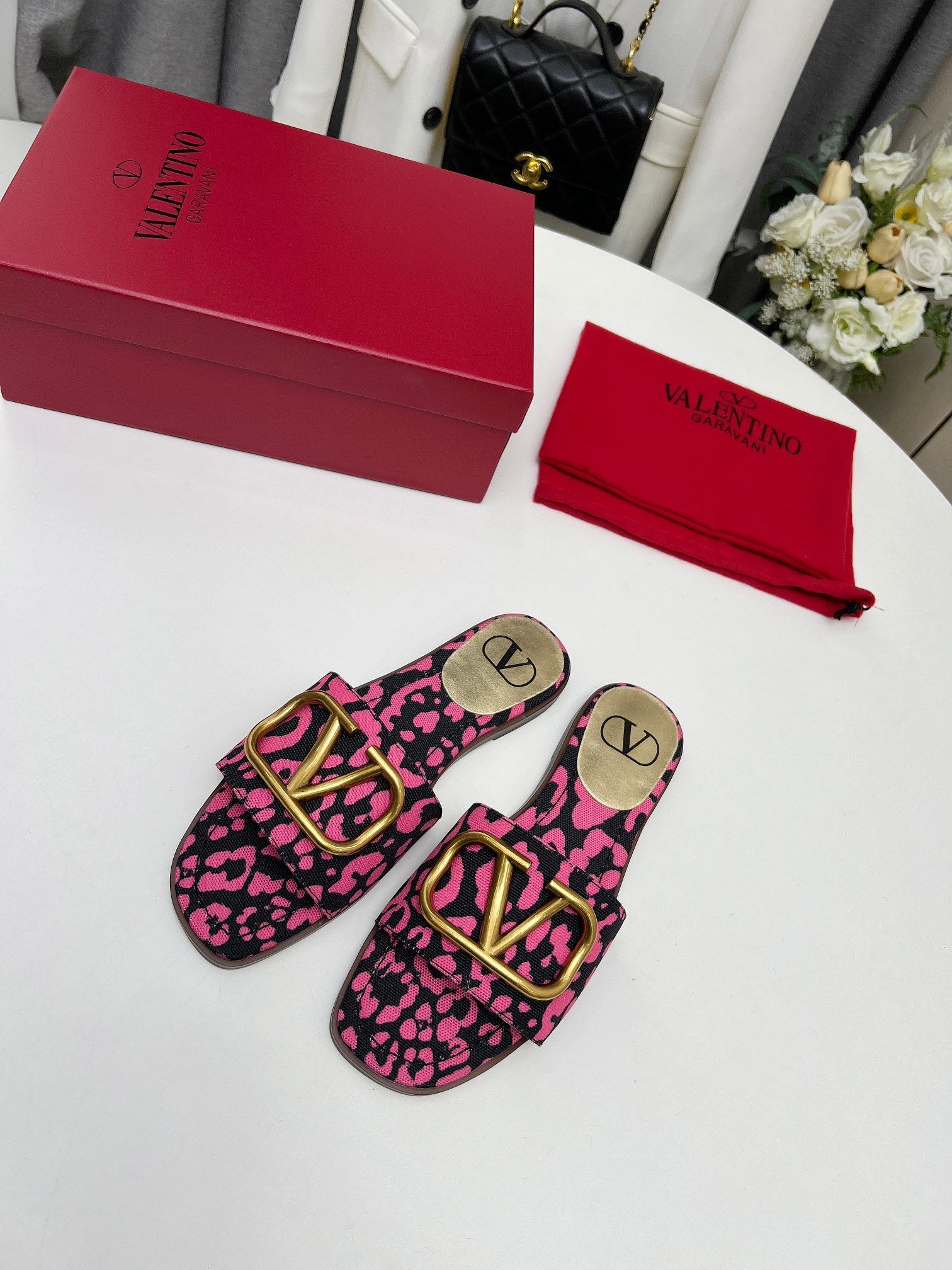 Val New arrival women slippers 01