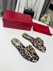 Val New arrival women slippers 01