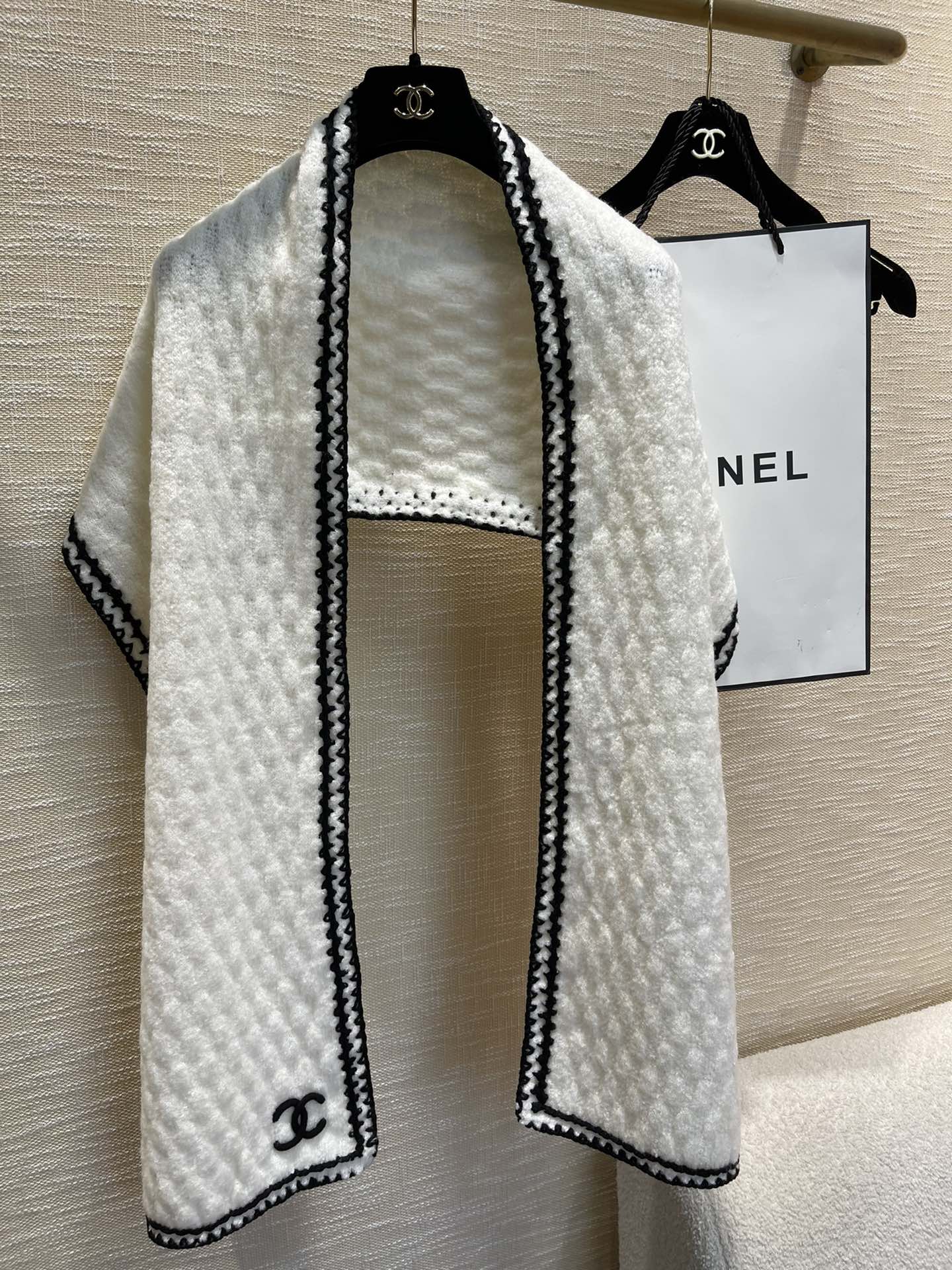 ladies knitted scarf