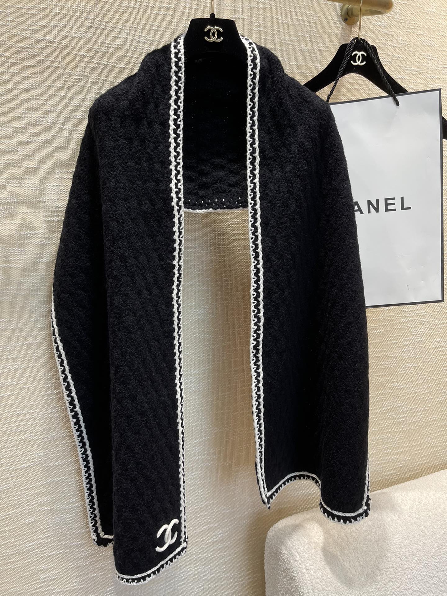 ladies knitted scarf